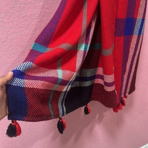 J CREW Oversized Wool Blend Red Plaid Scarf With Tassels - Picture 3 of 4